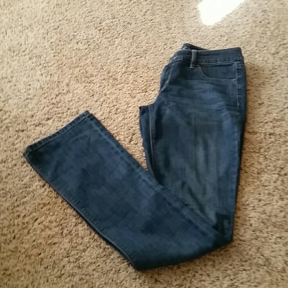The  Ltd 678 Boot Cut Jeans. 4L. Med Wash